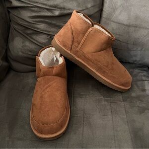 Old Navy “Ugg Style” Tan Boots - Size 9